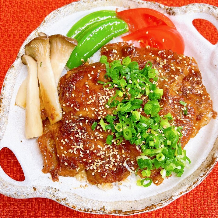 ねぎどっさり！豚肉の生姜焼き丼